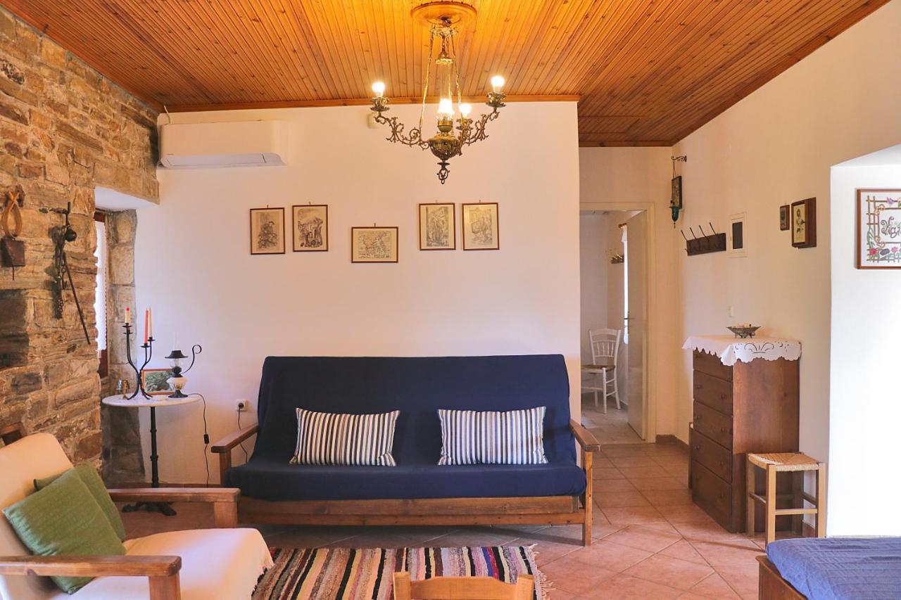 Magnolia Traditional Stone House In Holiday home *